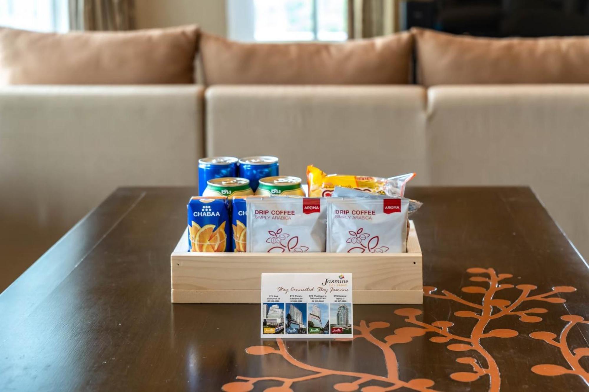 Jasmine Resort Bangkok Exterior photo A welcome amenity tray at a hotel